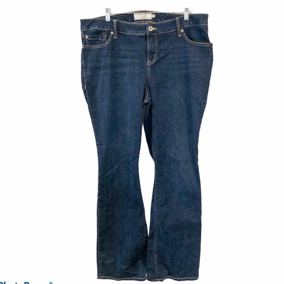 Torrid Denim Relaxed Boot Jean Size 18 Regular - Picture 2 of 8